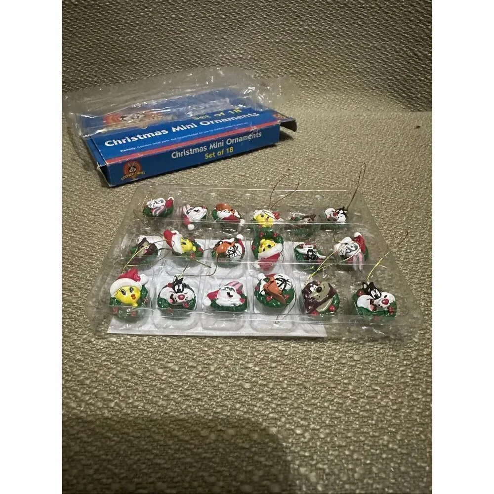 Vintage LOONEY TUNES Christmas Mini Ornaments 1999 Set of 18 Characters GUC